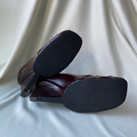 Super unique heels - Picture 5 of 5